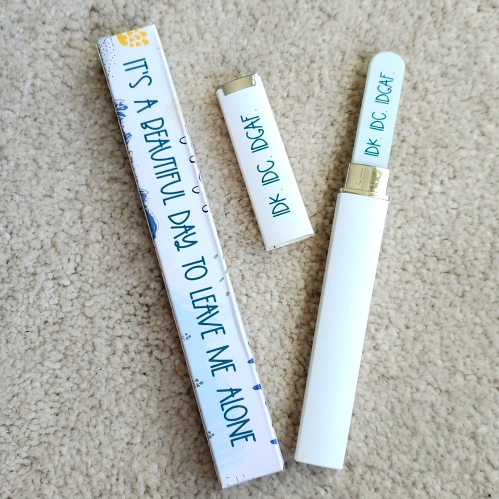 New IDK. IDC. IDGAF GLASS NAIL FILE in Case Nailfile Funny Humorous Novelty Gift